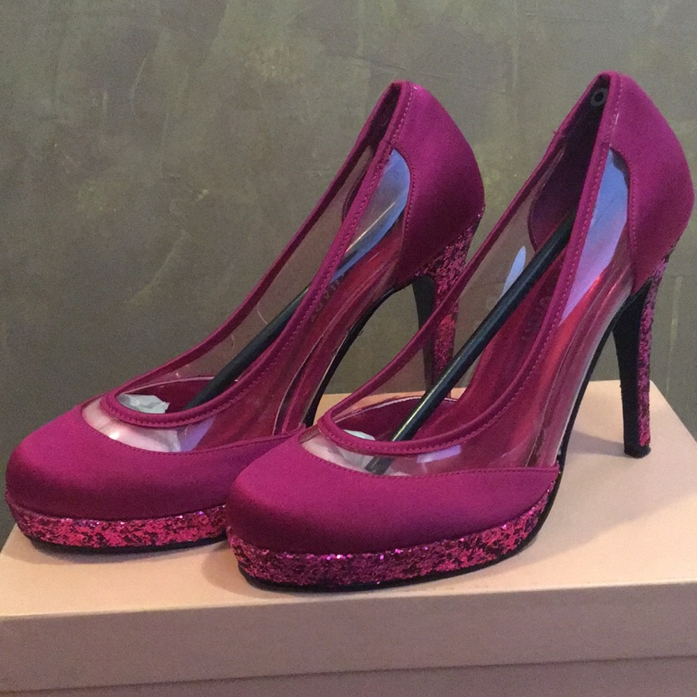 Colin Stuart-Sequin, satin and clear Fuschia Pump